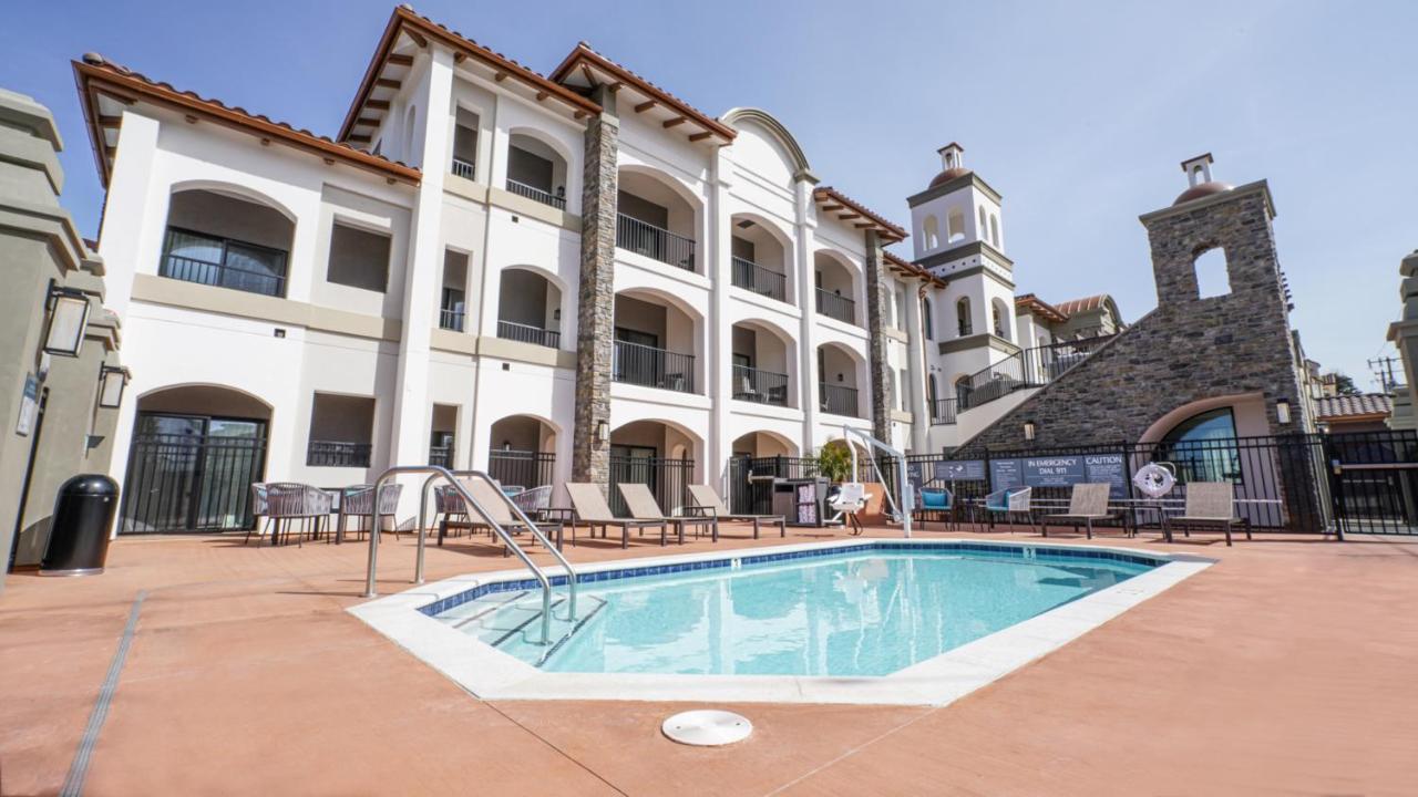 La Quinta Inn & Suites By Wyndham Santa Cruz Exteriör bild