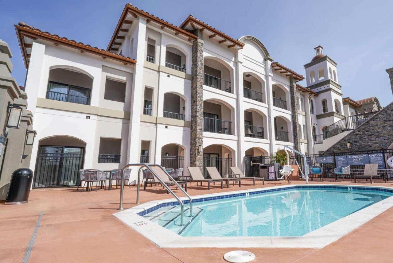 La Quinta Inn & Suites By Wyndham Santa Cruz Exteriör bild
