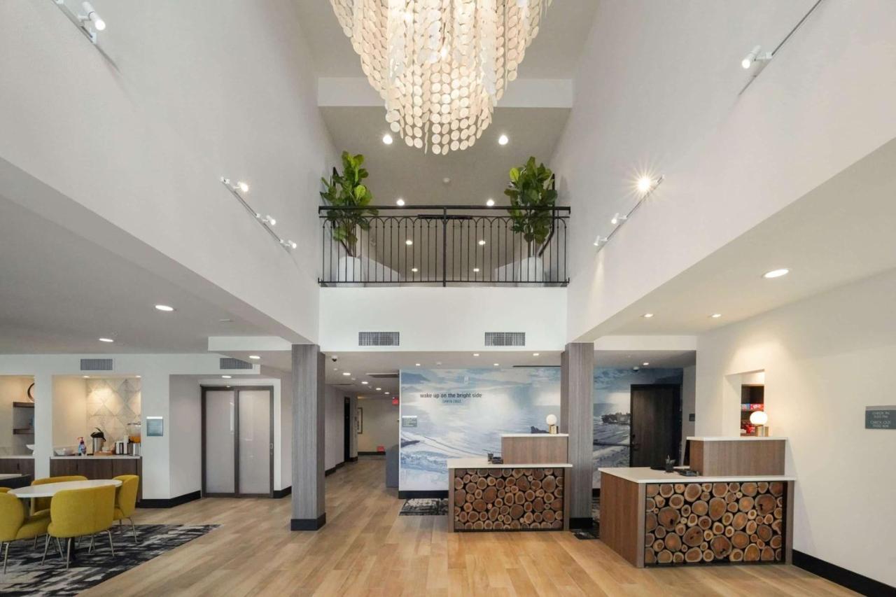La Quinta Inn & Suites By Wyndham Santa Cruz Exteriör bild